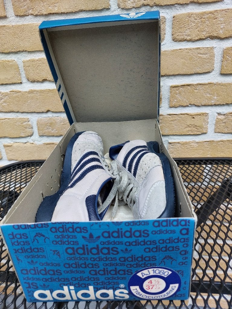 Vintage Adidas Touring sneakers in originele doos, Fietsen en Brommers, Adidas, Schoenen, Overige maten, Ophalen of Verzenden