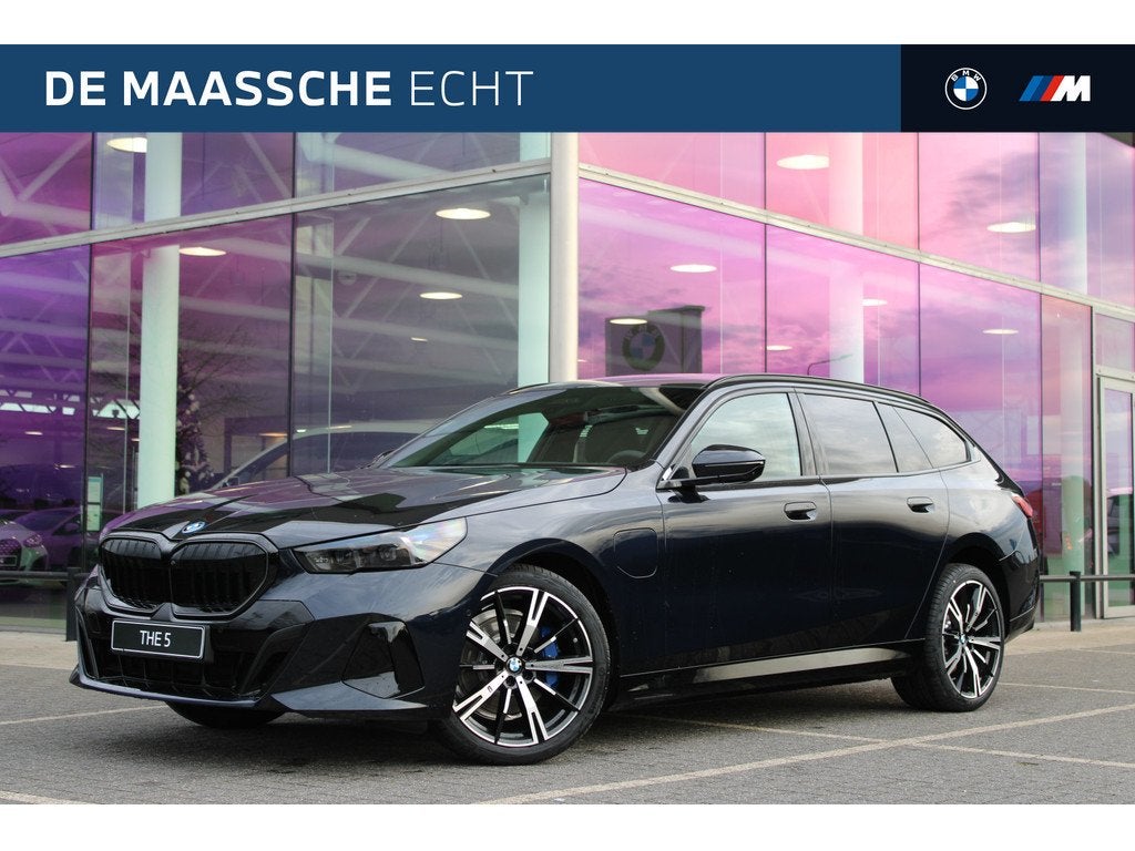 BMW 5 Serie Touring 530e M Sport Automaat / Panoramadak / Tr, Automaat, 1998 cc, Achterwielaandrijving, Zwart