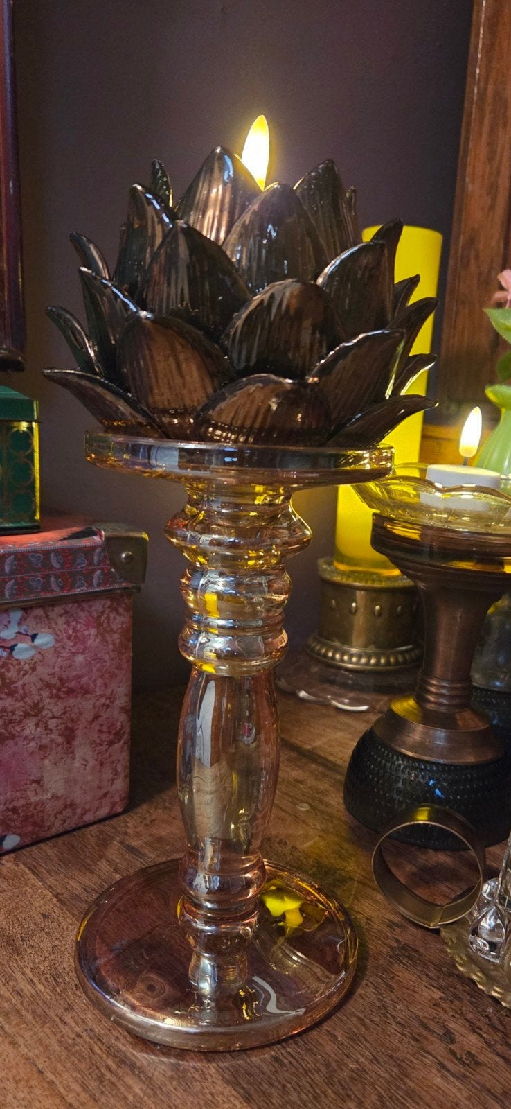 Glazen kandelaar met lotus theelichthouder, Ophalen of Verzenden, Kandelaar