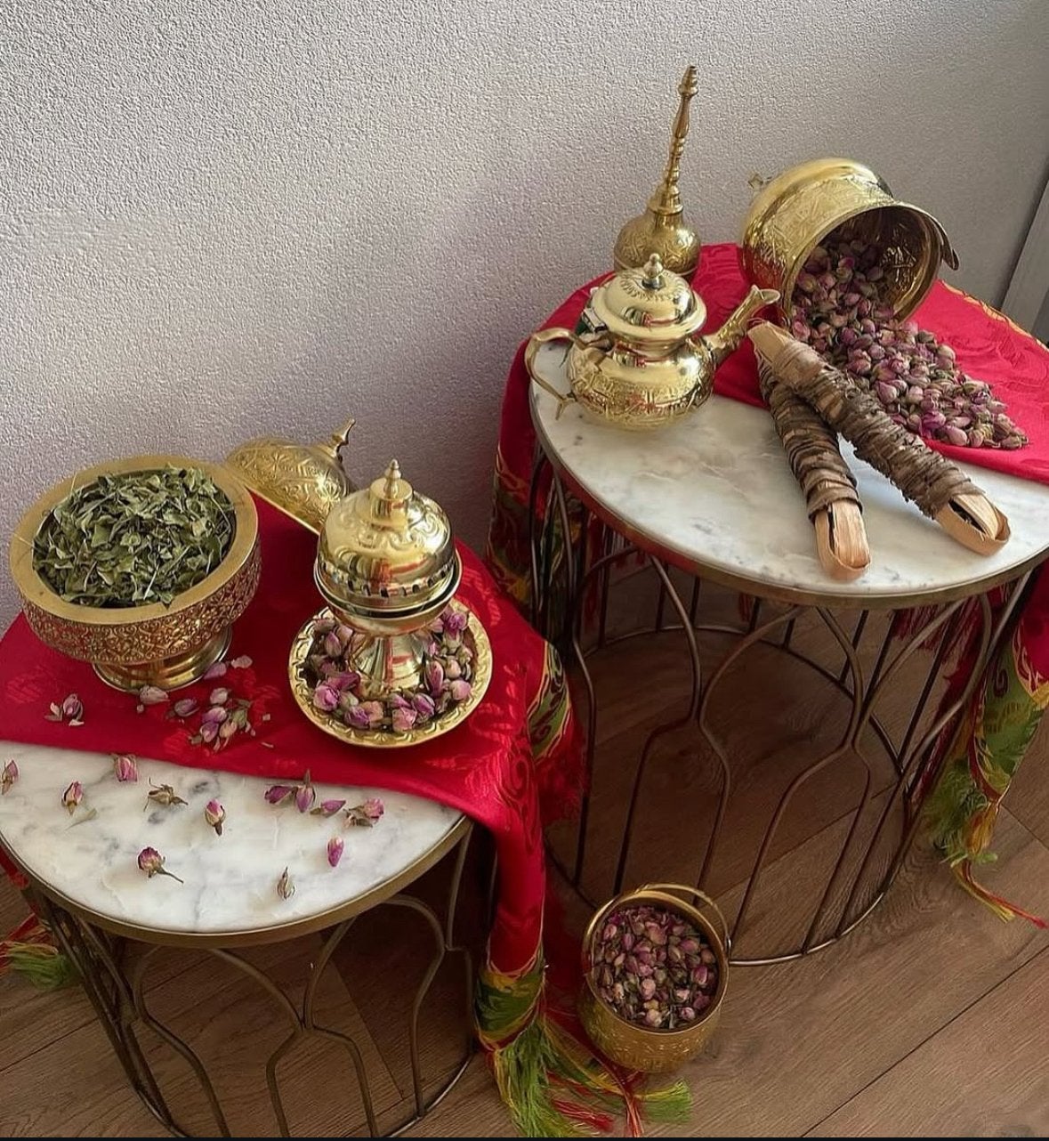 Henna deco te huur., Ophalen, Zo goed als nieuw