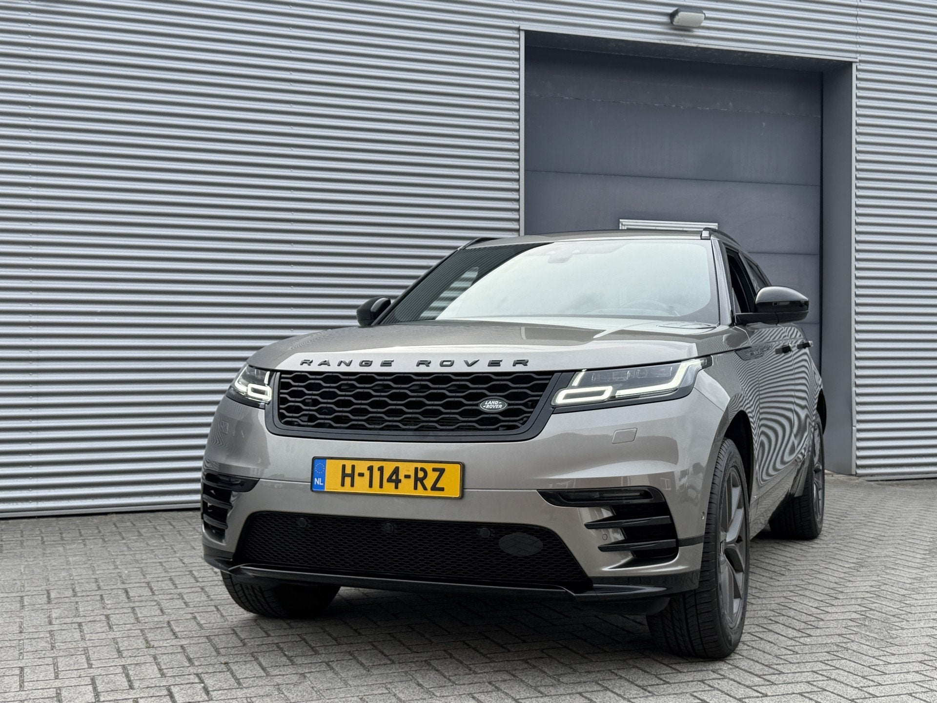 Land Rover Range Rover Velar 2.0 P300 Turbo AWD R-Dynamic HS, Automaat, Gebruikt, 4 cilinders, Range Rover Velar