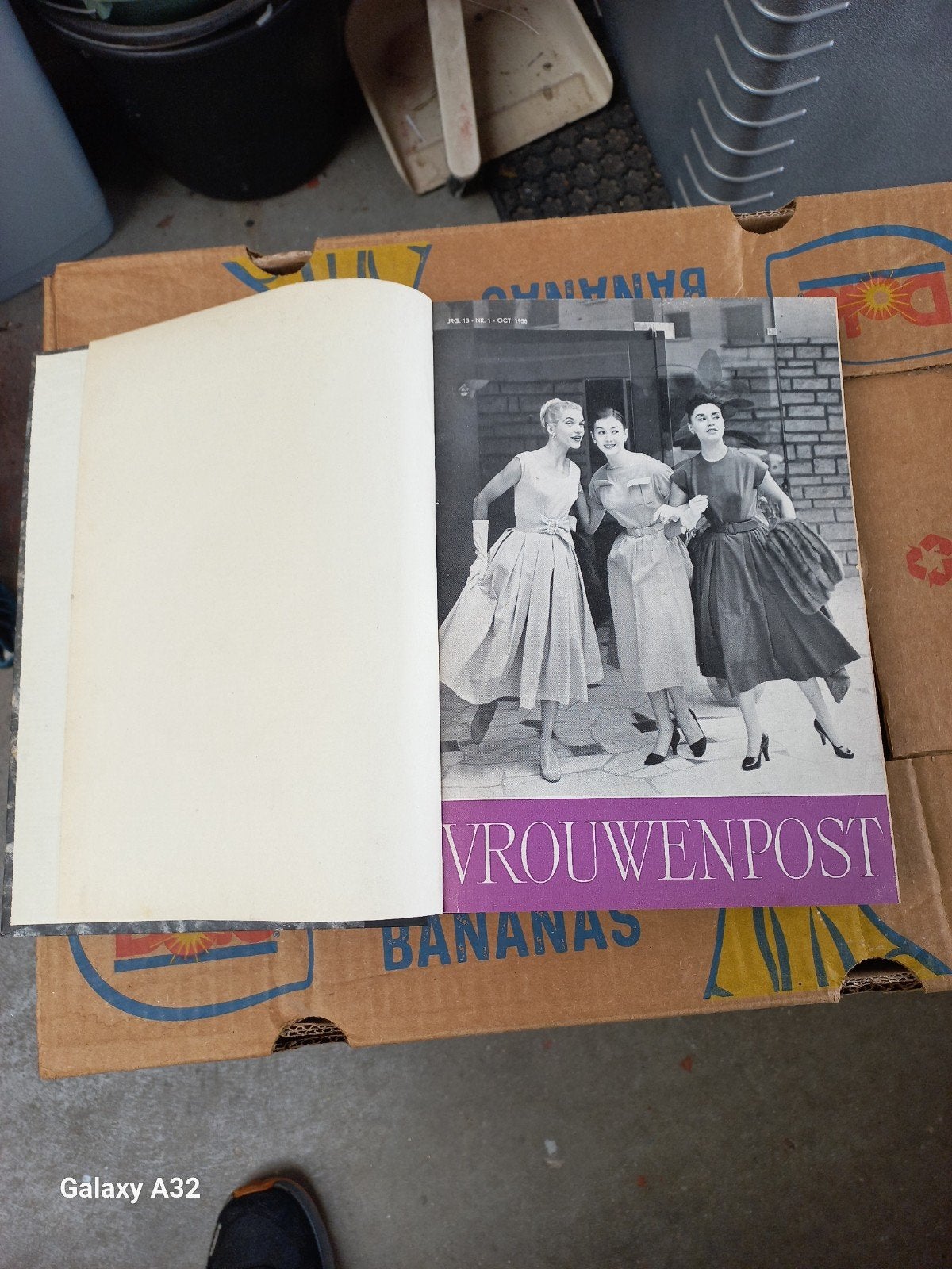 Ingebonden weekblad Vrouwenpost - Jaren '50, Ophalen of Verzenden, Gelezen, Damesbladen