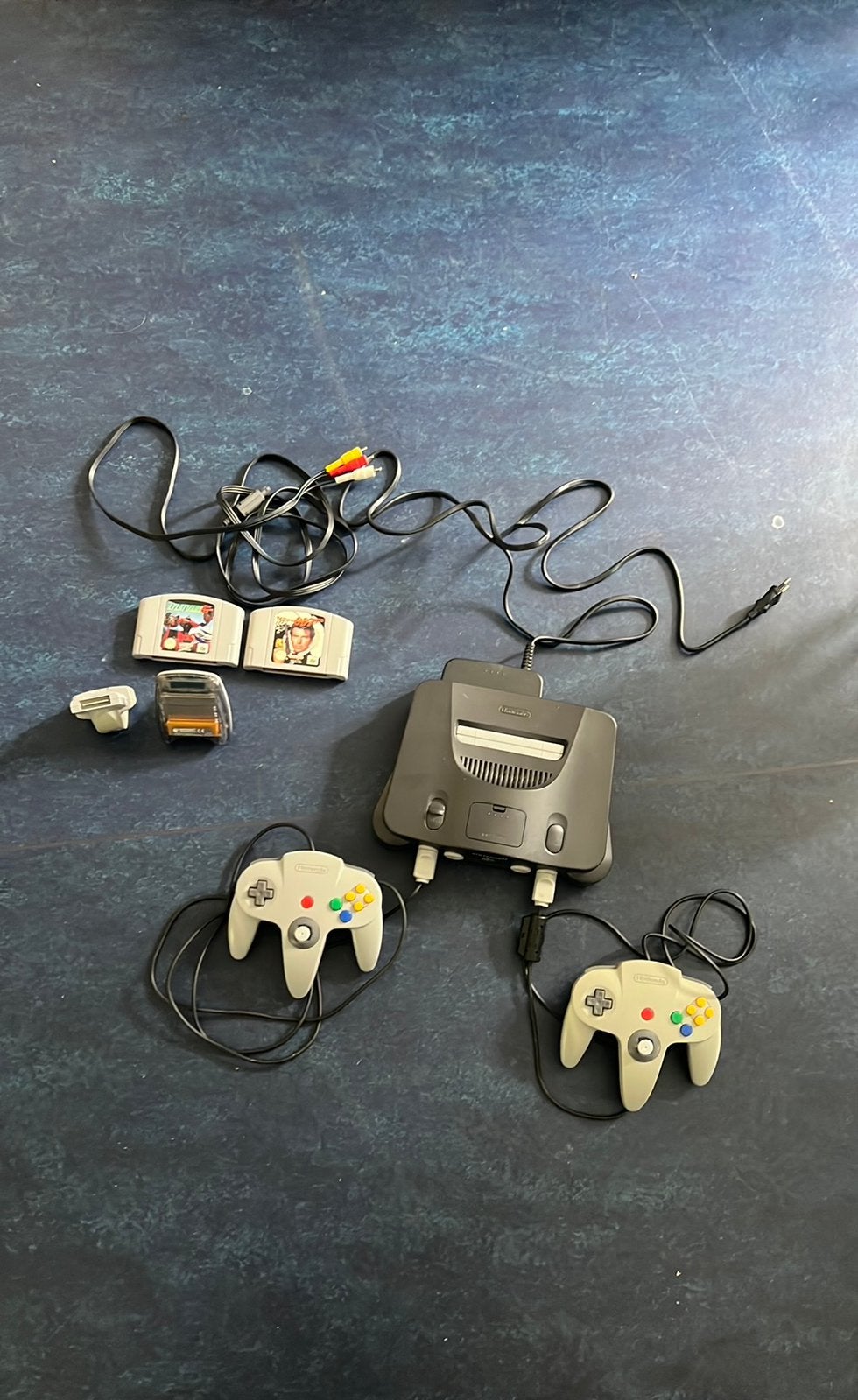 Nintendo 64, Ophalen of Verzenden, Zo goed als nieuw, Met 2 controllers