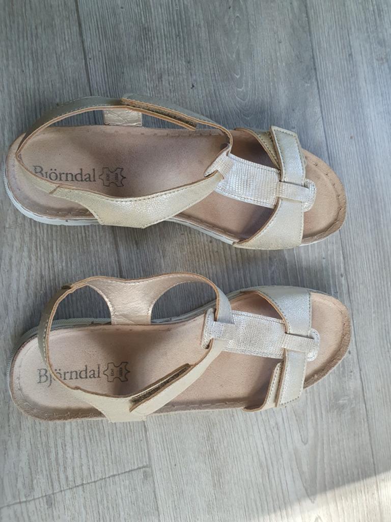 Dames zomersandalen Bjorndal leer maat 40 zgan in dordrecht, Bjorndal, Beige, Zo goed als nieuw, Sandalen of Muiltjes