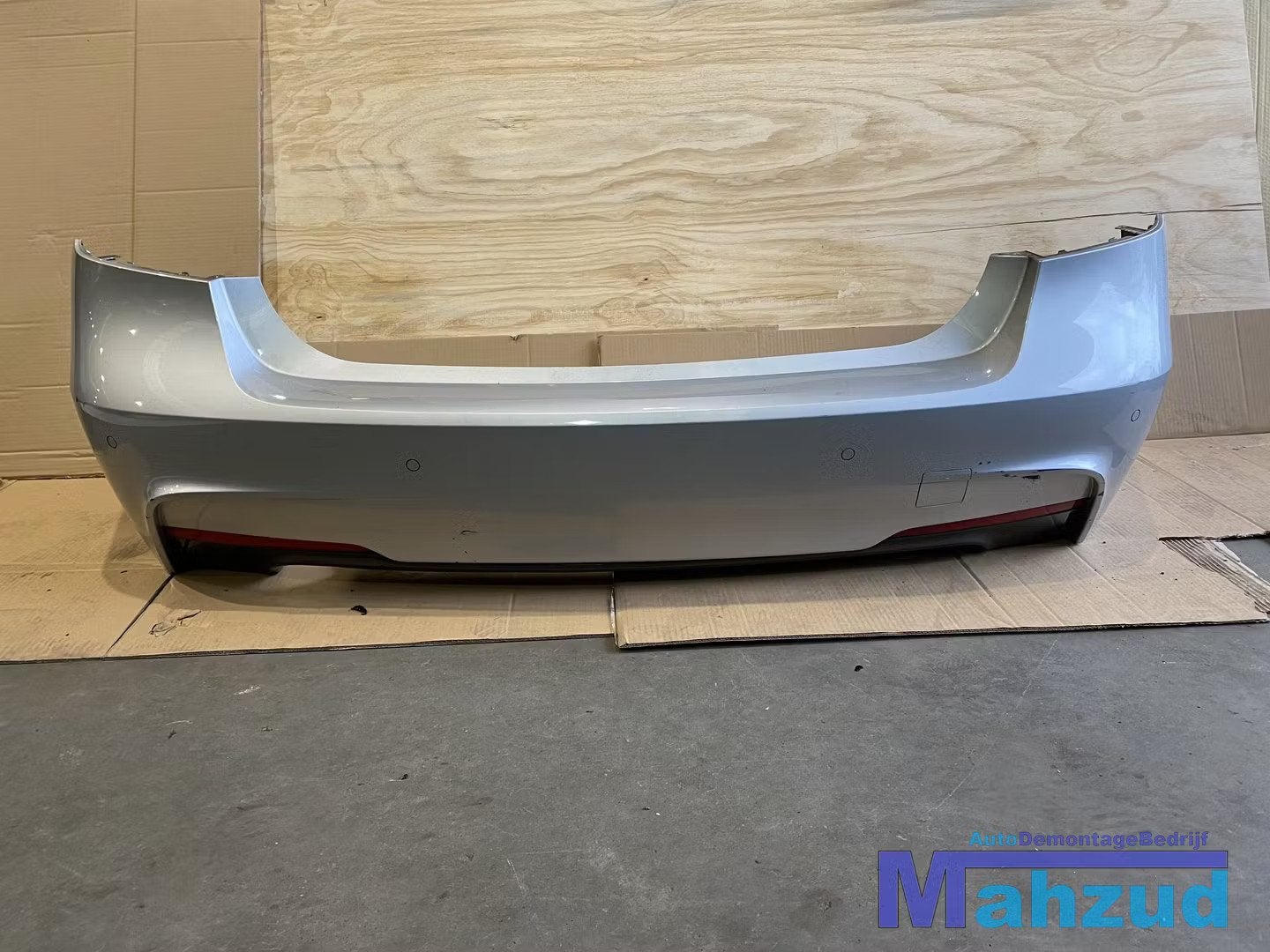 BMW 3 SERIE F30 F80 Grijs achterbumper M-sport, Auto-onderdelen, Petuelring 130
80788  Munich, DE, Gebruikt, Info@bmw.de, Ophalen of Verzenden
