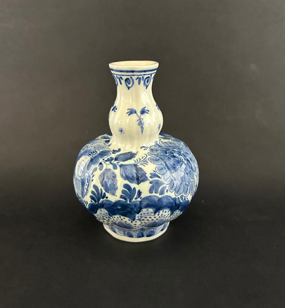 Delfts blauw handbeschilderde vaasje Arnhem, Antiek en Kunst, Ophalen of Verzenden