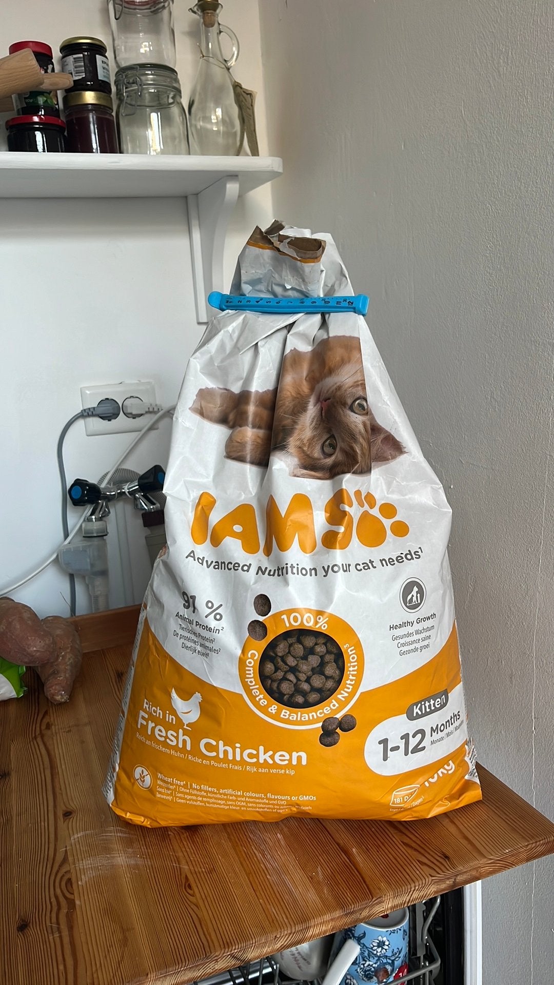 Kittenbrokken, Ophalen, Kat
