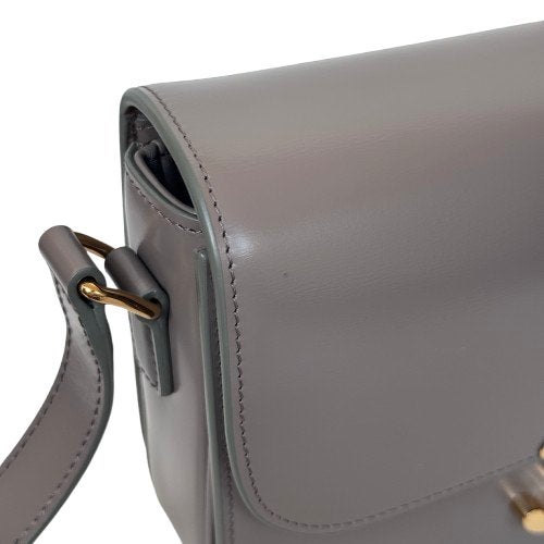 Celine triomphe medium pebble taupe crossbody tas designer image 3