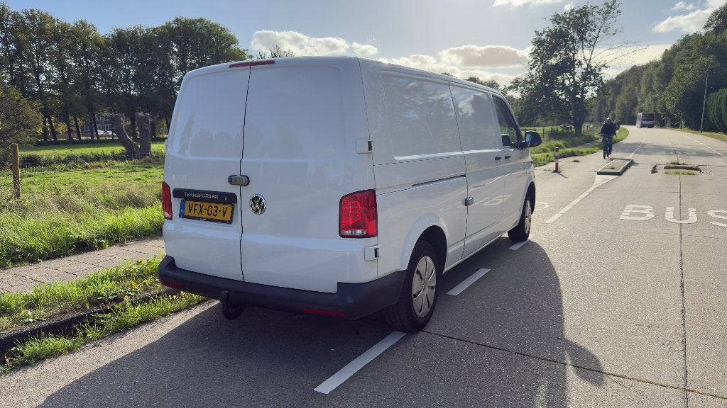 Foto 8 van Volkswagen Transporter 2.0 TDI 110pk L2H1 2020 I 89.000km