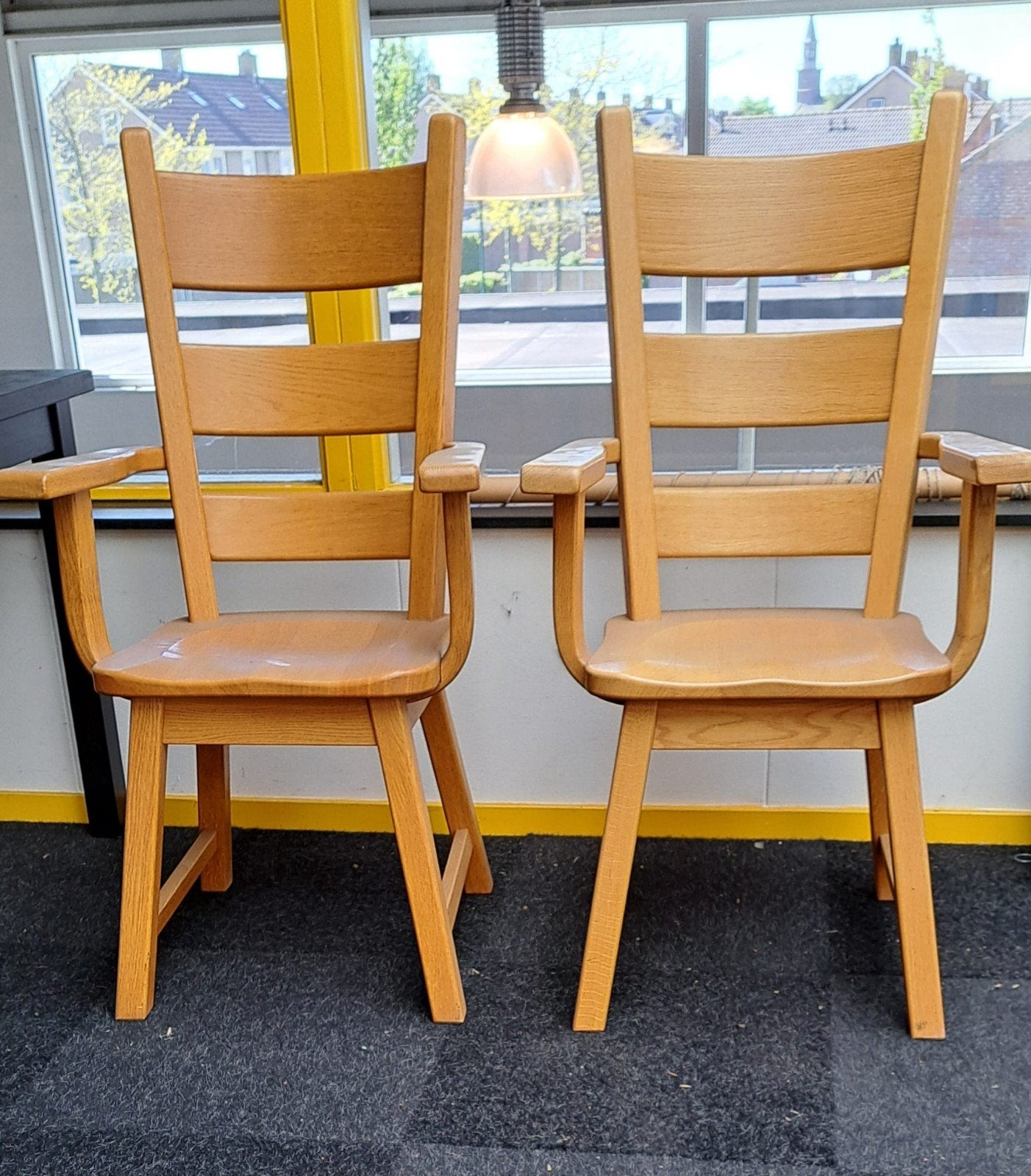 Blank eiken eetkamer stoel. Per stuk, Huis en Inrichting, Stoelen, Ophalen, Twee, Overige kleuren, Zo goed als nieuw