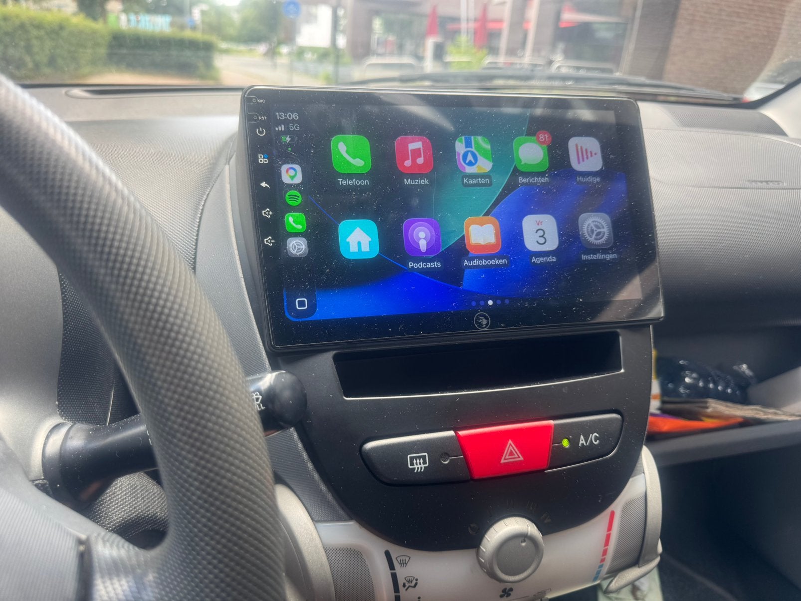 Carplay scherm + navigatie en installatie, Ophalen of Verzenden, Zo goed als nieuw