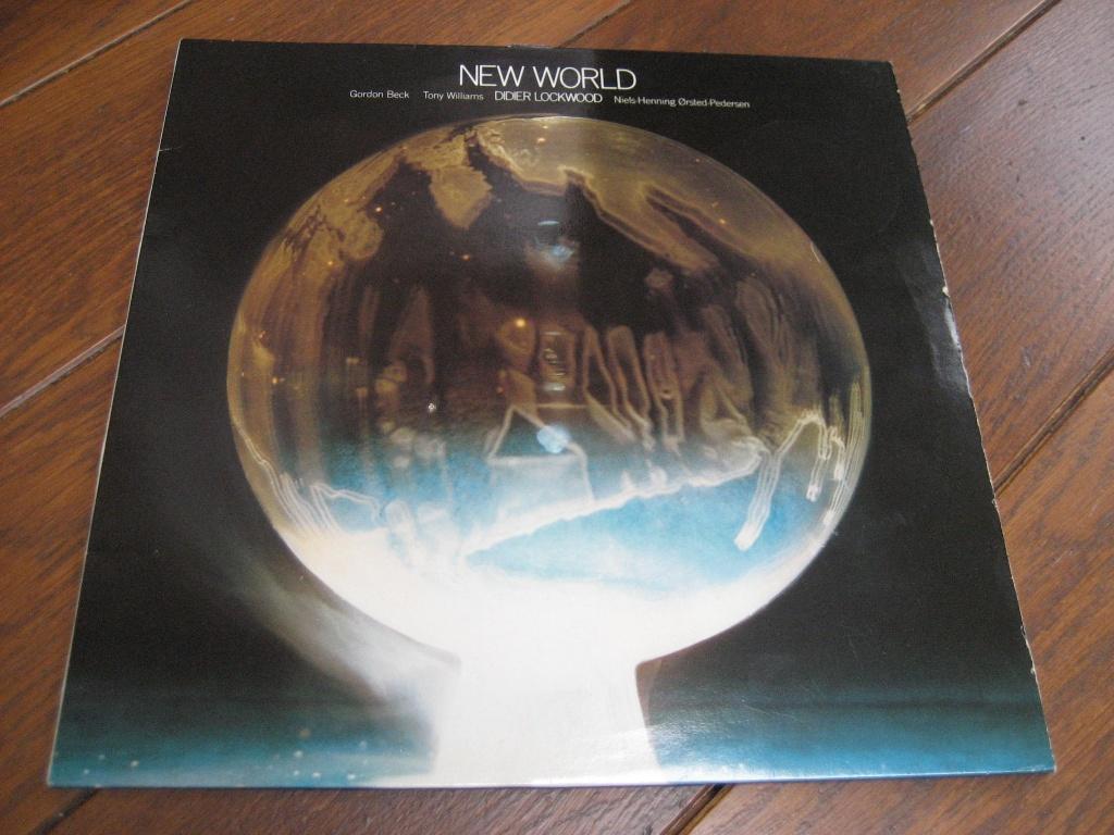New world, Ophalen of Verzenden, Zo goed als nieuw, 12 inch, Poprock