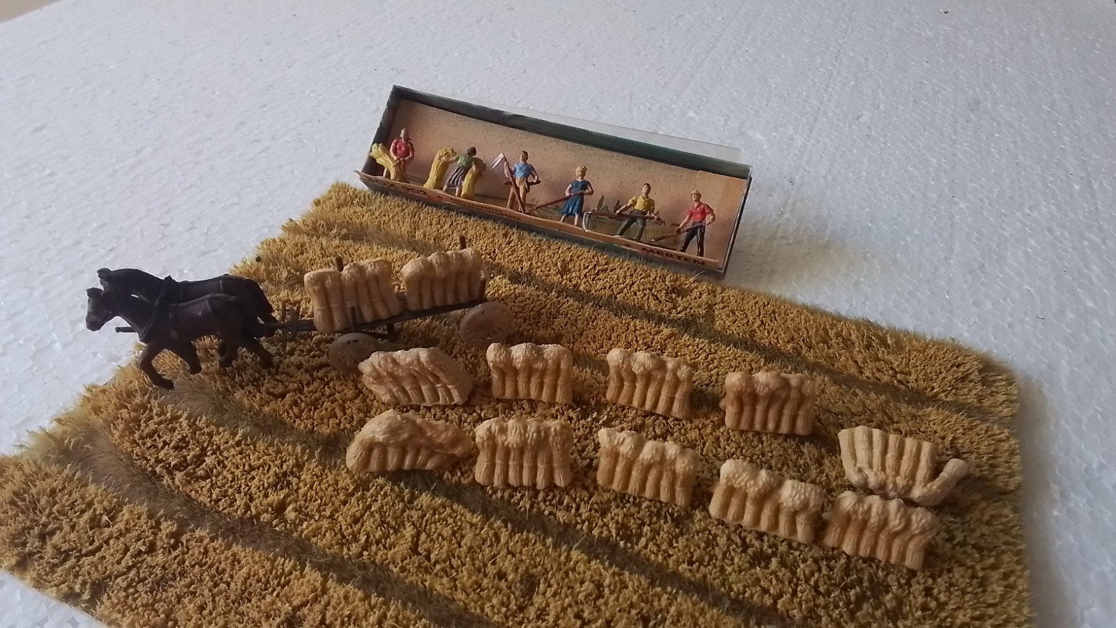 Diorama H0 Graanoogst met Figuren en Wagen, Ophalen of Verzenden, Zo goed als nieuw