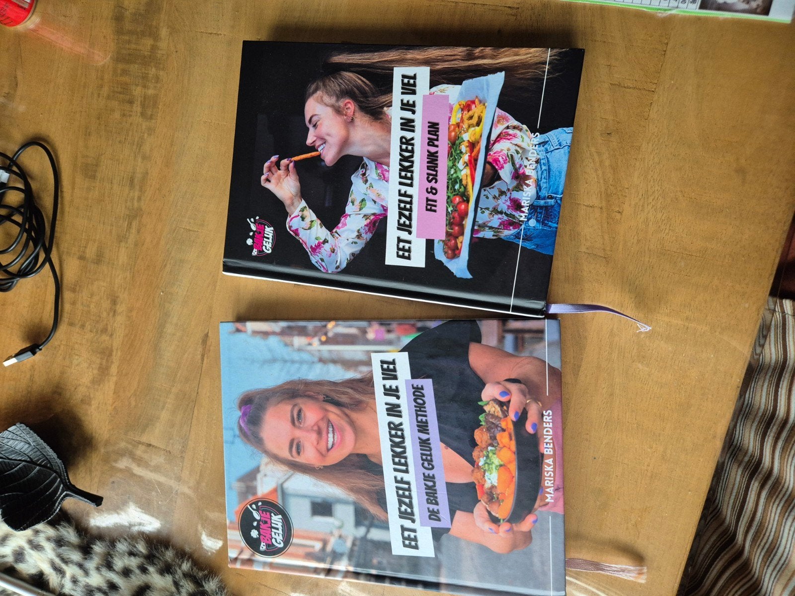 Bakje Geluk deel 1 & 2 - Mariska Benders Kookboeken, Mariska Benders, Gezond koken, Ophalen of Verzenden, Zo goed als nieuw