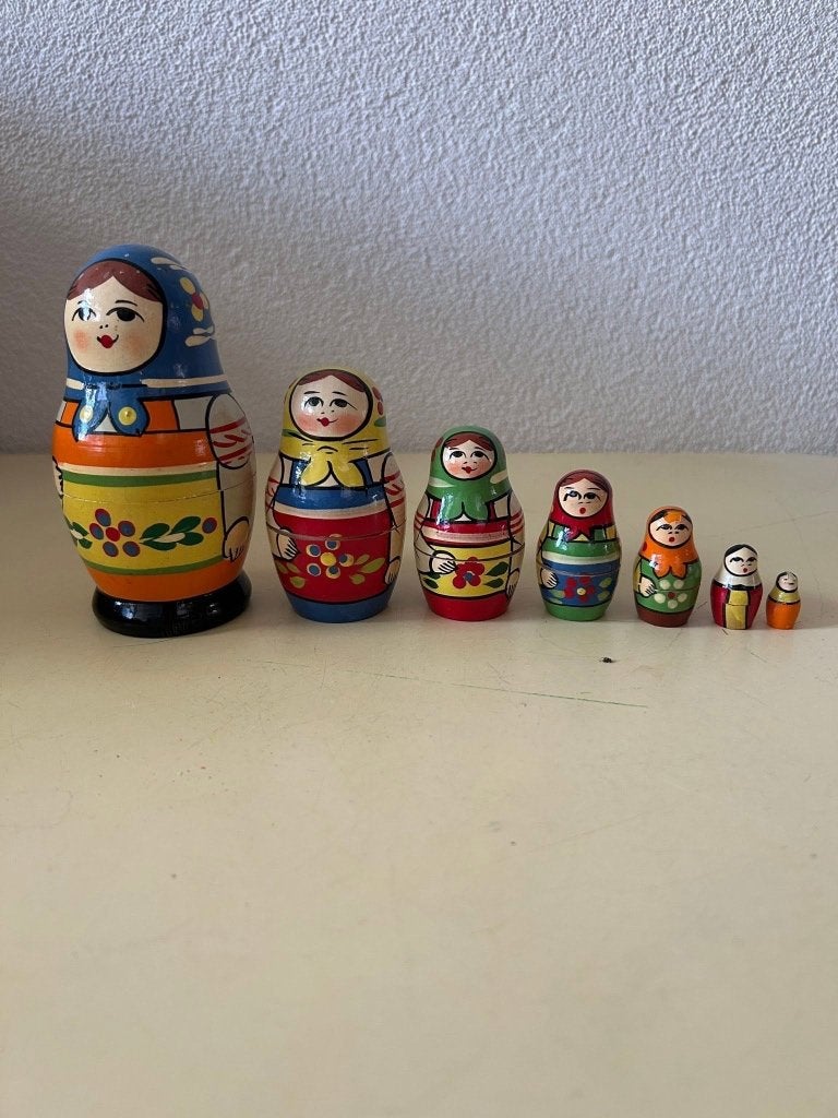 Vintage Russische matroesjka set 7-delig uit september 1983, Verzamelen, Gebruikt, Niet gespecificeerd (de stempel 'ОТК' is een algemeen Sovjet-keurmerk voor kwaliteitscontrole, geen specifieke fabrieksnaam).