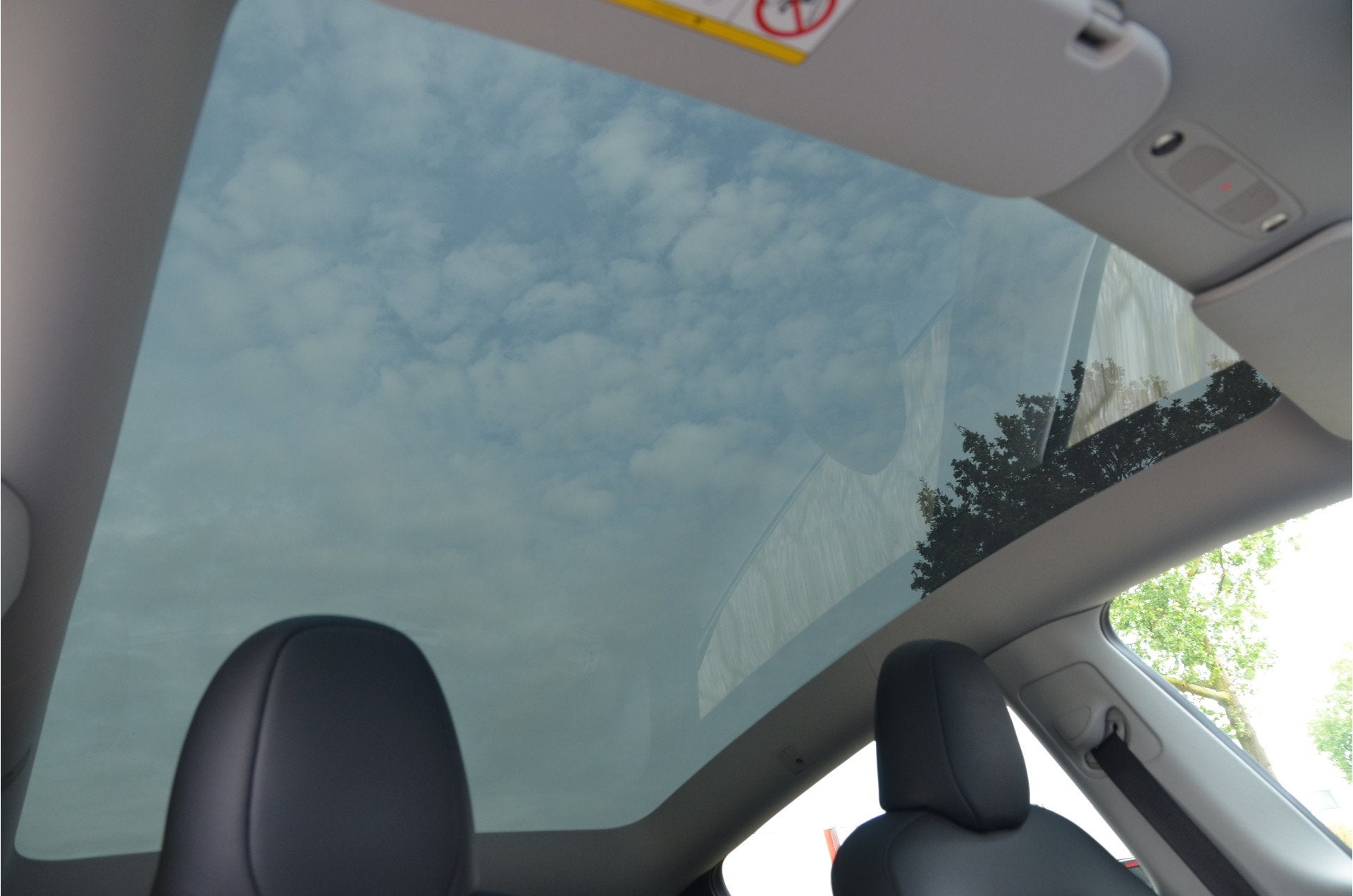 Foto 2 van Tesla Model Y Long Range AWD 75 kWh AutoPilot3.0 Ryzen