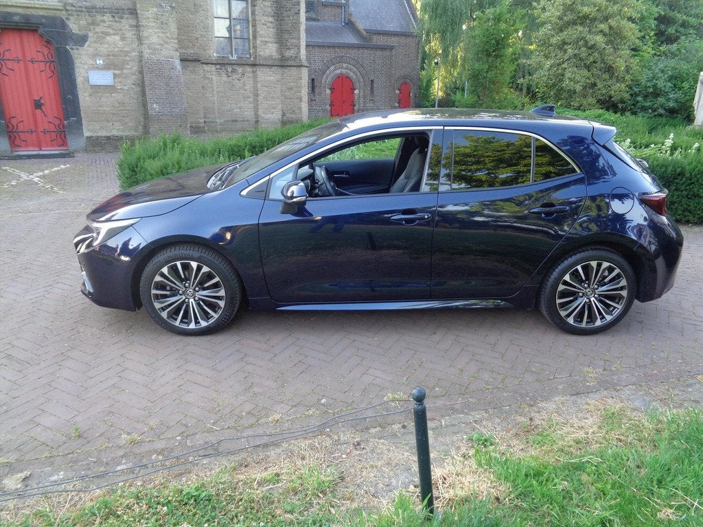 TOYOTA Corolla 1.8 Hybrid 140pk CVT Edition bij Toyota speci, Automaat, 12 maanden, Gebruikt, 4 cilinders