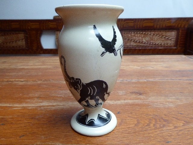 Gegoten vaasje met mooie decoratie, Ophalen of Verzenden