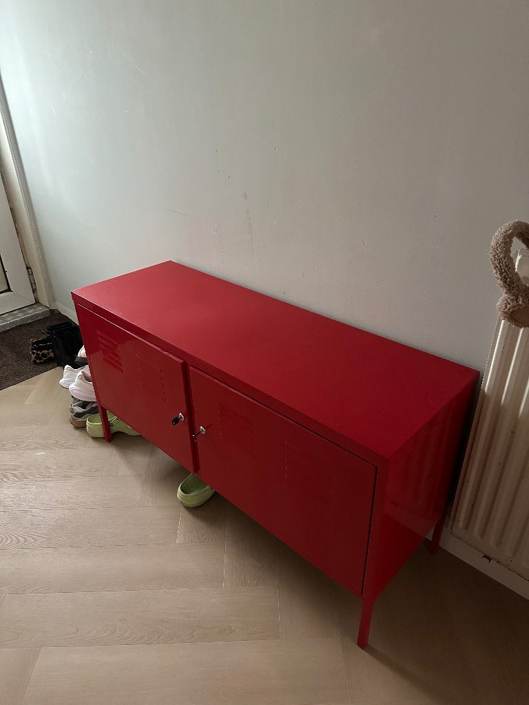 Ikea metalen kastje - 2 deurtjes, Huis en Inrichting, Kasten | Lockerkasten, Ophalen, Gebruikt, Ikea rood