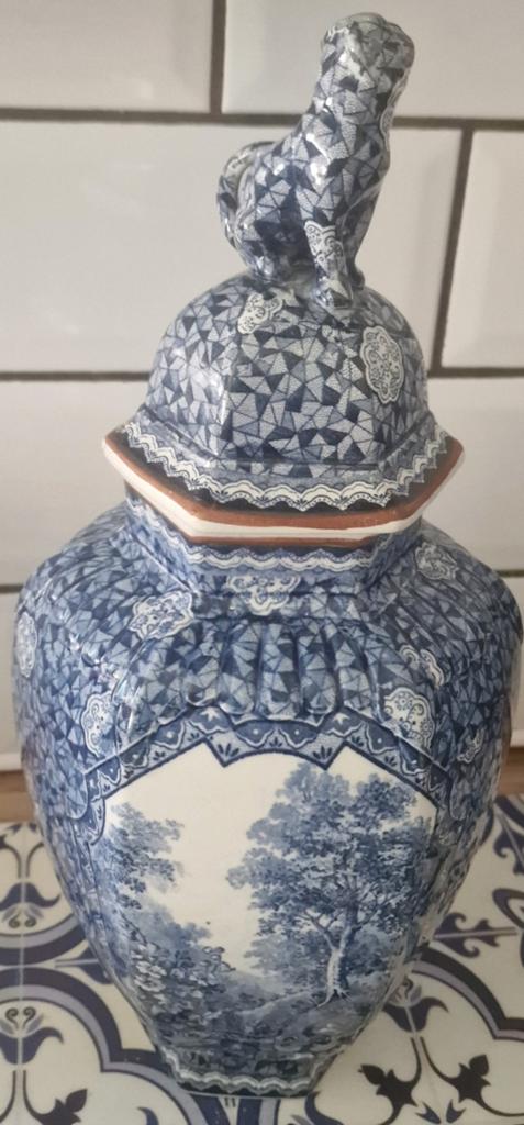 Antieke Villeroy & Boch Mettlach vaas met deksel, Ophalen of Verzenden