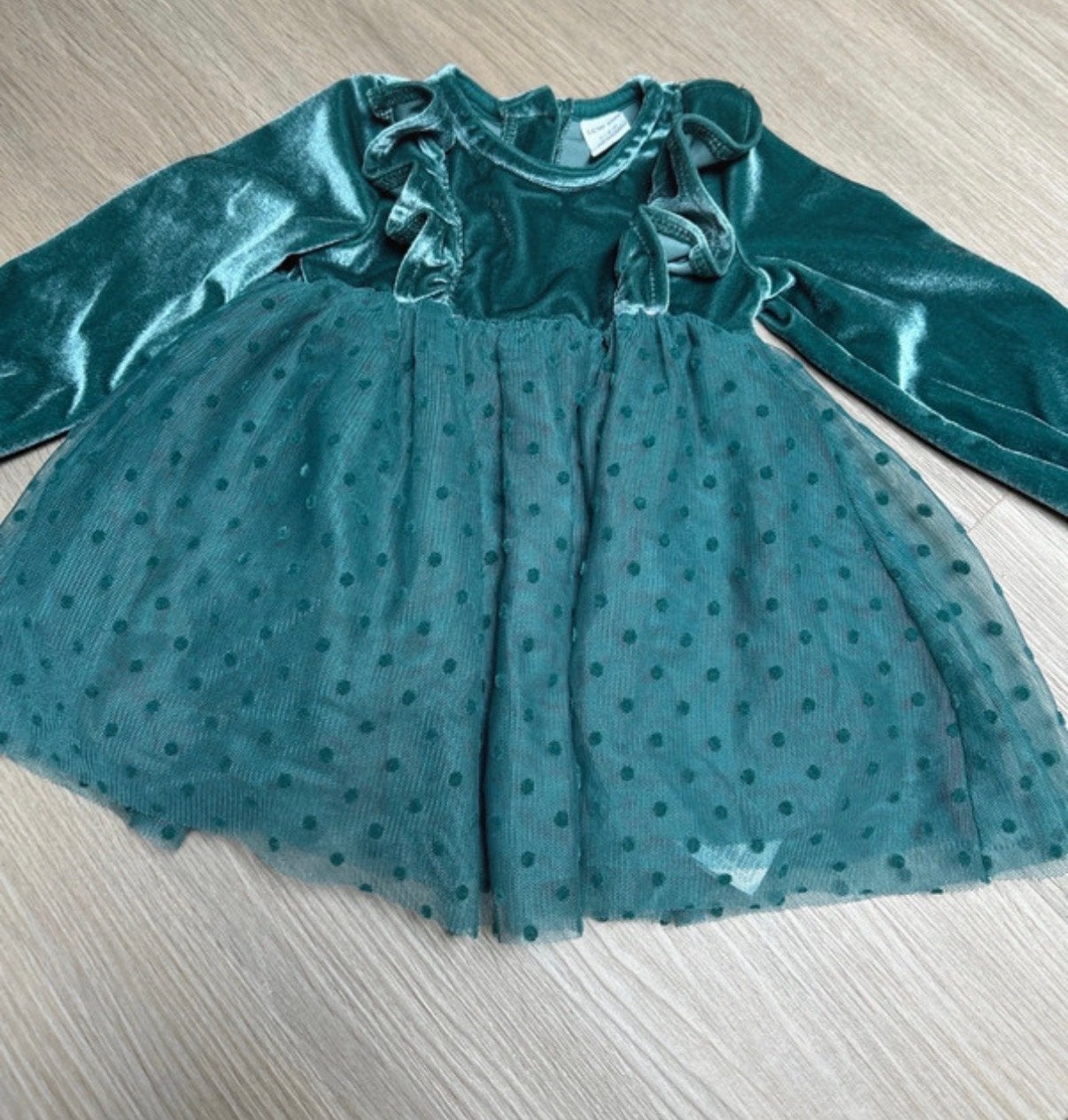 Groene fluwelen jurk met stippen voor meisjes, Ophalen of Verzenden, Zo goed als nieuw, Meisje, Jurkje of Rokje