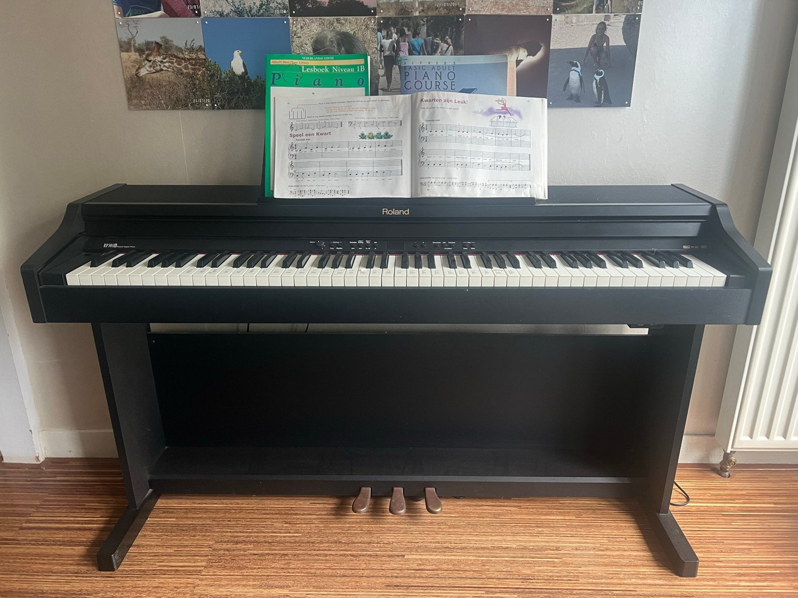 Roland RP301R Digitale Piano - Zo goed als nieuw, Ophalen, Zwart, Digitaal, Zo goed als nieuw