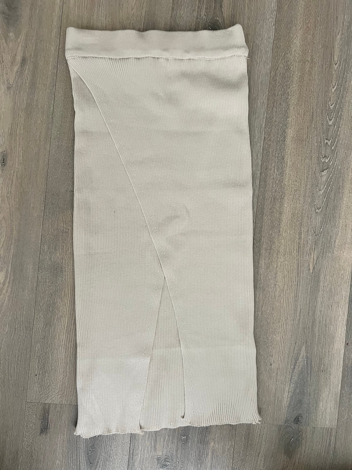Emma & Ashley Milk Fashion Ribgebreide Rok met Split, Beige, Ophalen of Verzenden, Zo goed als nieuw, Knielengte