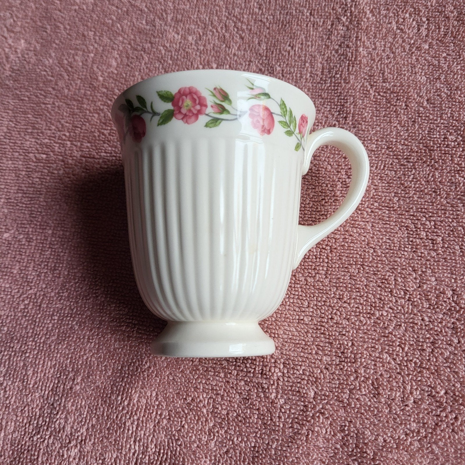 Wedgwood Rosalind koffiebekers 4 stuks zgan, Klassiek, Zo goed als nieuw, Wedgwood, Porselein