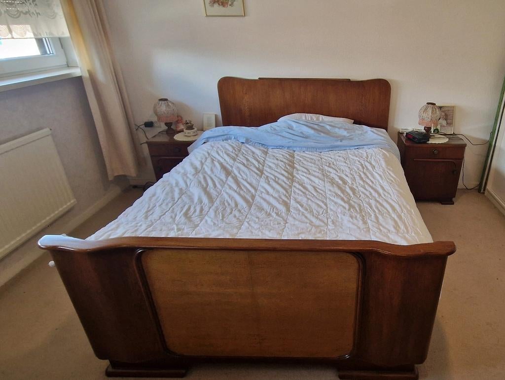 ZEER MOOIE ANTIEKE BEWERKTE EN GERESTAUREEDE SLAAP KAMER COM, Ophalen, Zo goed als nieuw