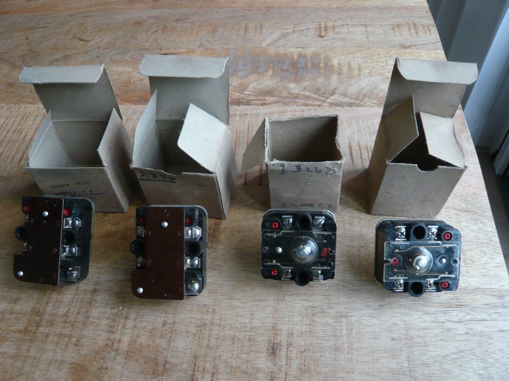 nieuwe onderdelen van oude elektrische schakelaar, Ophalen of Verzenden, Nieuw, Schakelaar