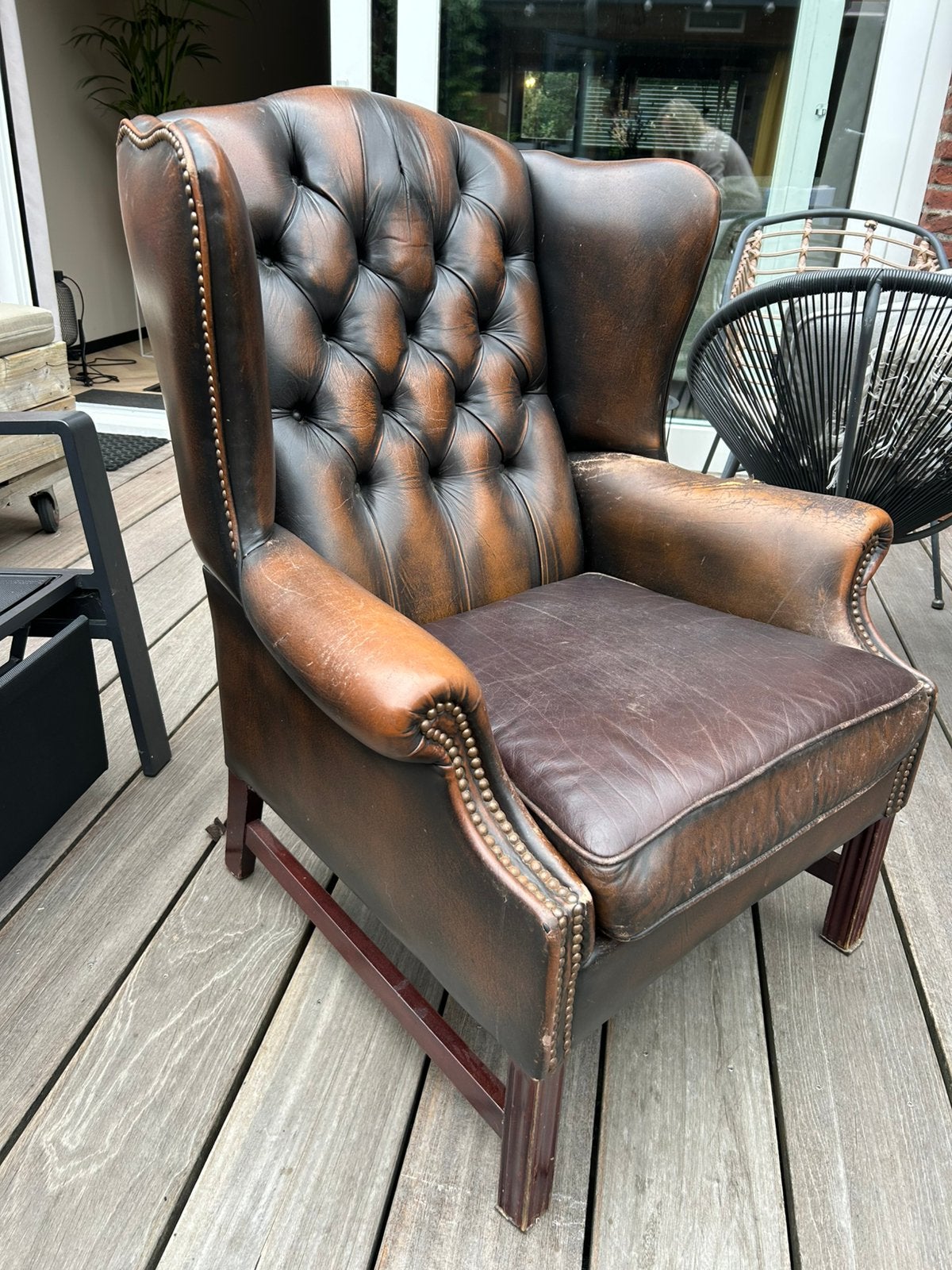 Vintage chesterfield fauteuil, Huis en Inrichting, Ophalen, Gebruikt, 50 tot 75 cm, Leer