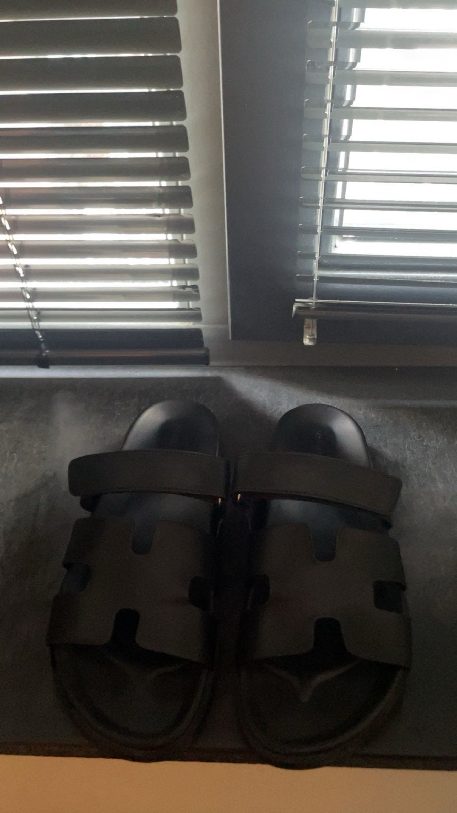 Hermes slippers, Ophalen, Zo goed als nieuw