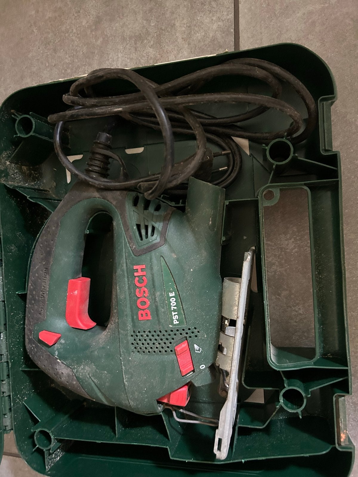 Bosch PST 700 E Decoupeerzaag in goede staat, Ophalen, Decoupeerzaag, 600 tot 1200 watt, Zo goed als nieuw