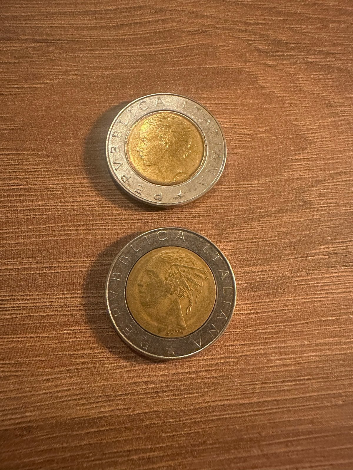 Italiaanse 500 Lire munten (2 stuks), Ophalen of Verzenden, Italië, Losse munt