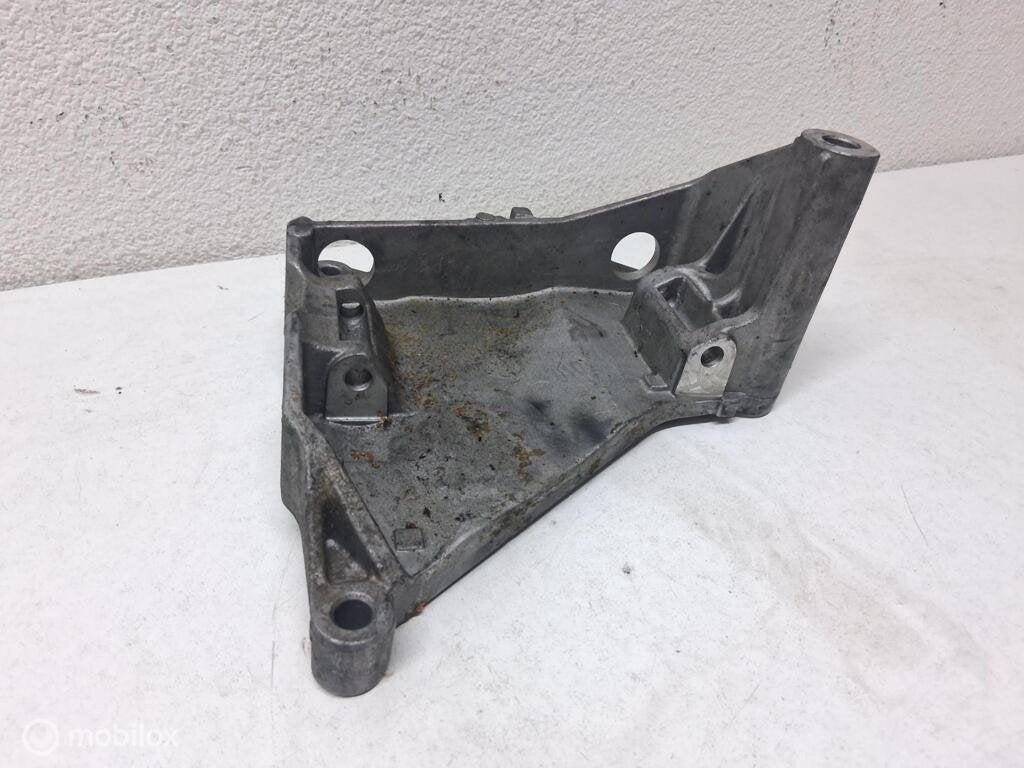 Dynamosteun Vw Transporter T5 ('03-'09) 070903143C, Gebruikt, Volkswagen, Ophalen of Verzenden, Volkswagen