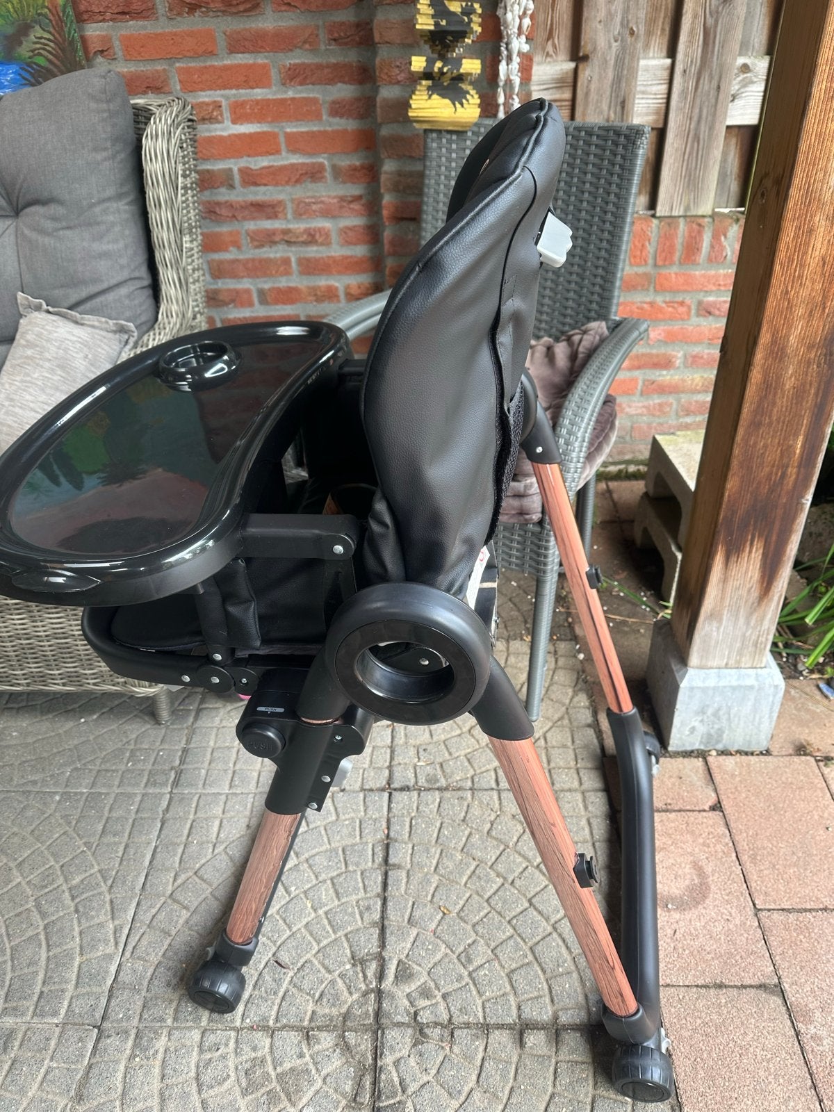 Kinderstoel Babygo - zwart met koperkleurig poten, Kinderen en Baby's, Kinderstoelen, Ophalen of Verzenden, Zo goed als nieuw