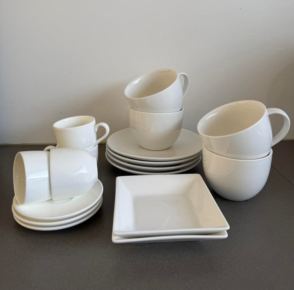 Wit servies Douwe Egbert en VT wonen, Ophalen of Verzenden, Porselein, Overige stijlen, Kop(pen) en/of Schotel(s)