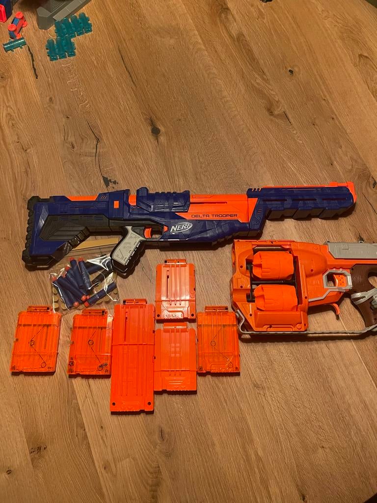 Nerf Delta Trooper en Strongarm met accessoires, Ophalen, Gebruikt, Jongen of Meisje