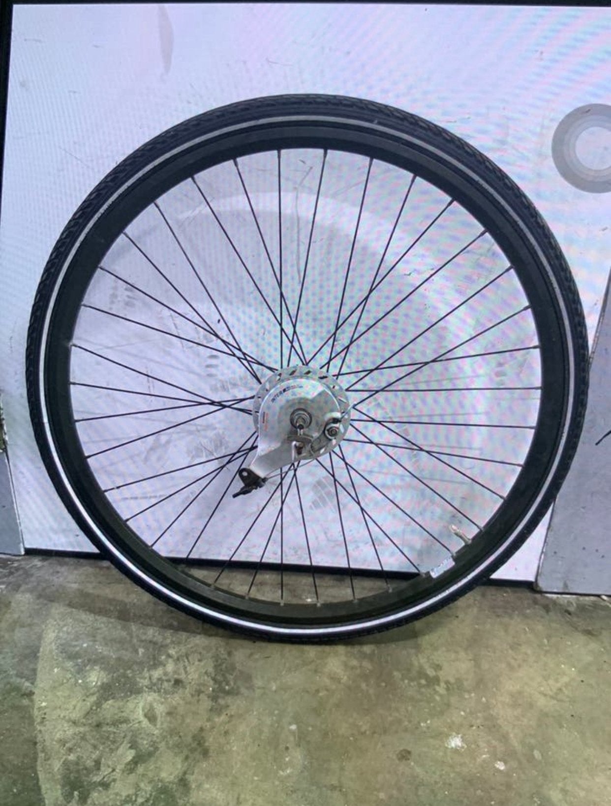 achterwiel 28 inch met 3 versnellingen, Fietsen en Brommers, Fietsonderdelen, Zo goed als nieuw, Aluminium, Stadsfiets, Ophalen