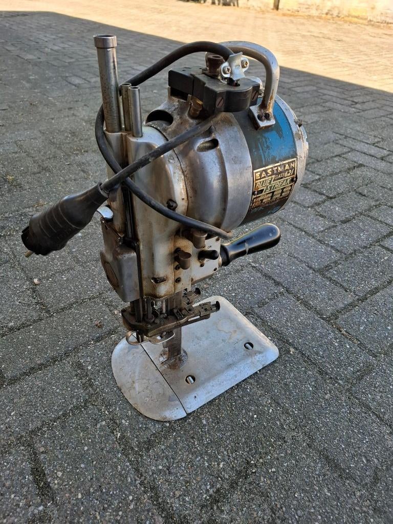 Mooie Eastman snijmachine type Class 621, Hobby en Vrije tijd, Gebruikt, Industrieel, Toebehoren, Ophalen