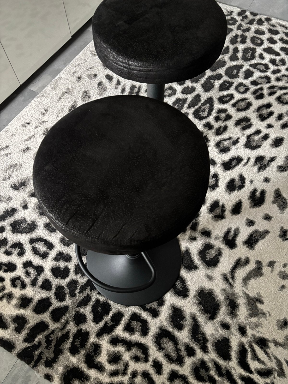 2 mooie zwarte barkrukken, Ophalen, Gebruikt, In hoogte verstelbaar, 90 cm of meer
