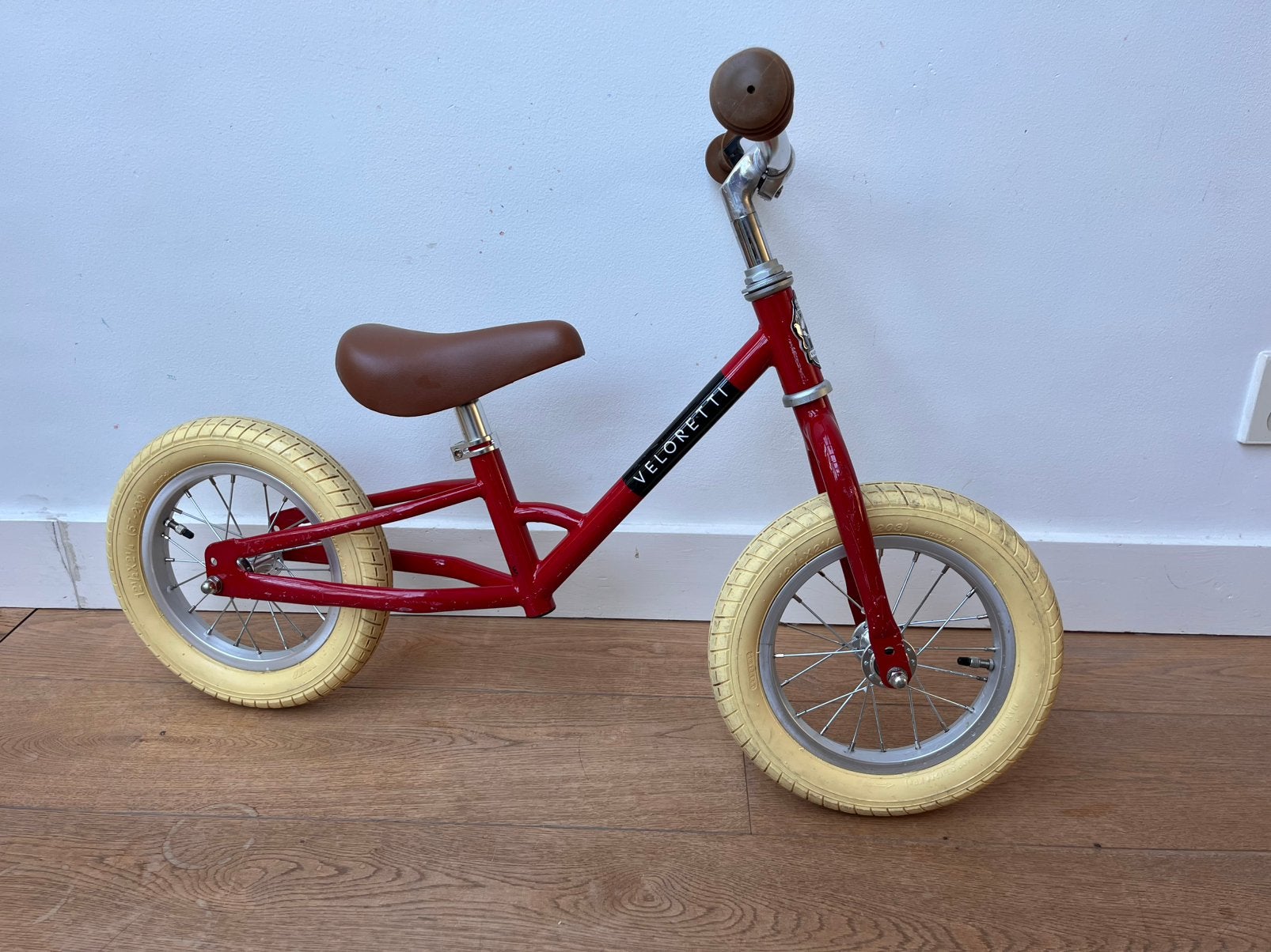 Rode loopfiets Veloretti, Ophalen, Zo goed als nieuw, Loopfiets