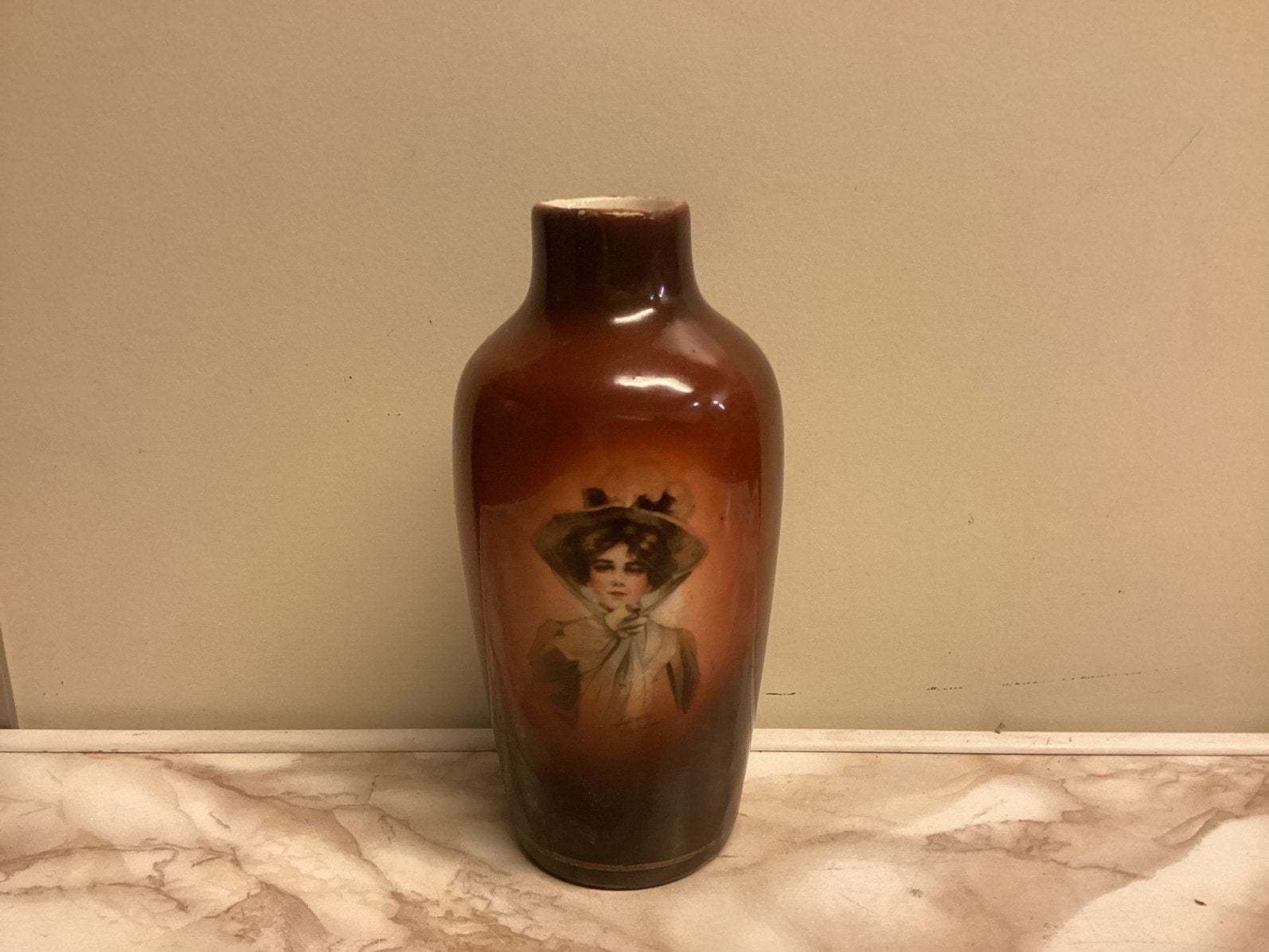 Antiek Vaasje met Lady met Hoed van ’Philip Boilleay 1907’, Ophalen of Verzenden