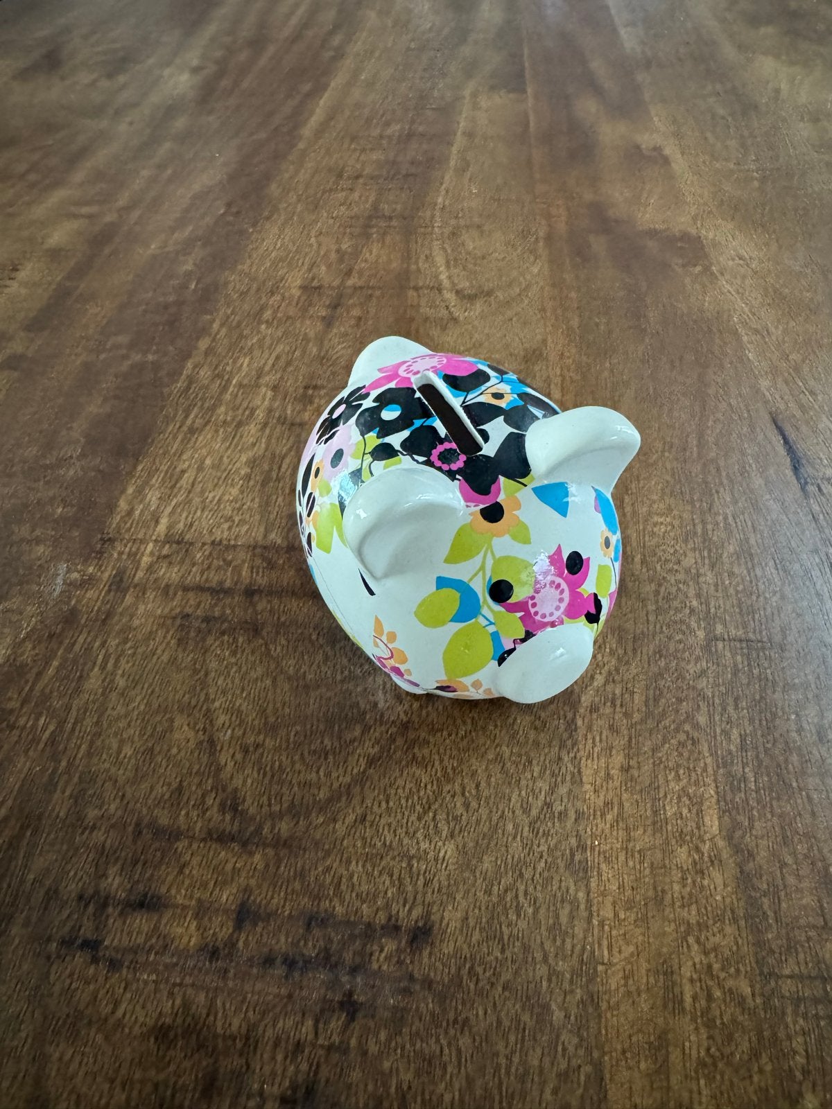 Vrolijke spaarpot in de vorm van een varken met bloemenprint, Ophalen of Verzenden, Zo goed als nieuw, Steen, Aardewerk of Keramiek