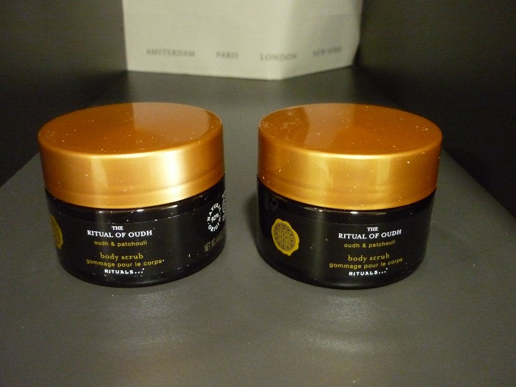 2x Rituals, Ritual Oudh mini body scrub 125gr, bodyscrub, Ophalen of Verzenden, Nieuw, Bad & Douche