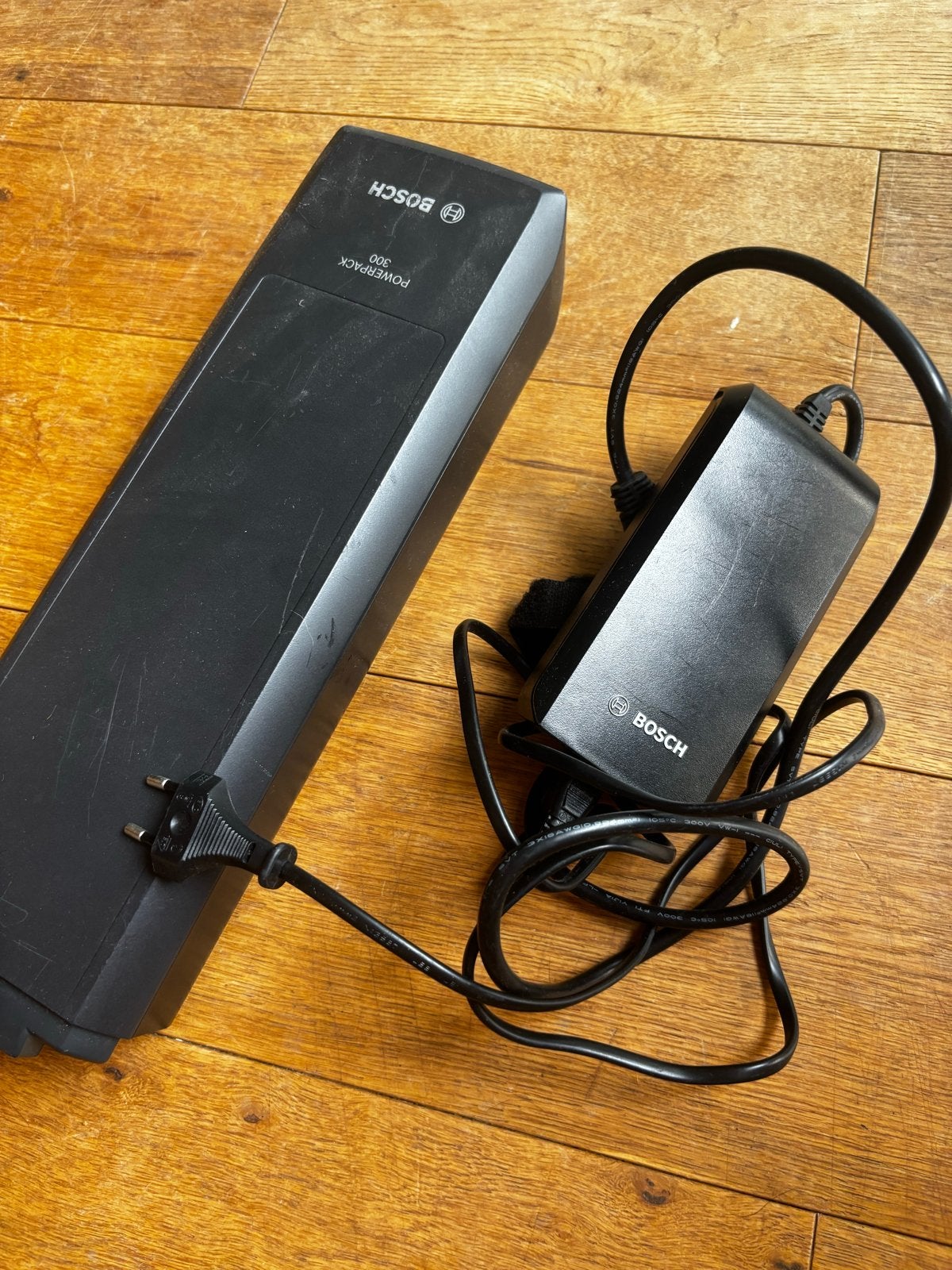 Bosch PowerPack 300 fietsaccu met lader, Fietsen en Brommers, Fietsaccessoires | Fietsaccu's, Ophalen, Gebruikt