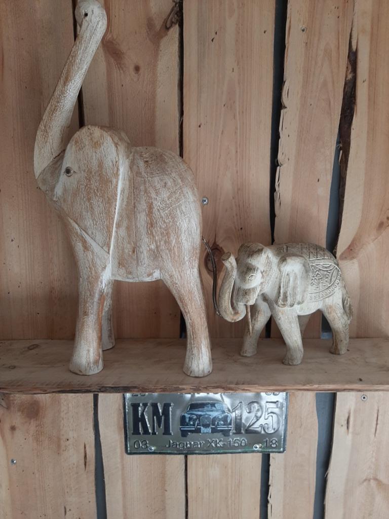 Handgemaakte houten olifanten beelden set, Hout, Gebruikt, Beige, Ophalen of Verzenden