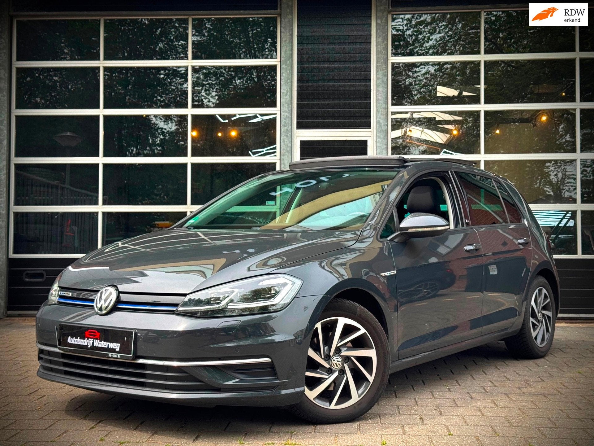 Volkswagen Golf 1.5| TSI|Highline|DSG|Pano|Camera |Led|CarPl, Dealer onderhouden, Stof, Euro 6, 4 cilinders