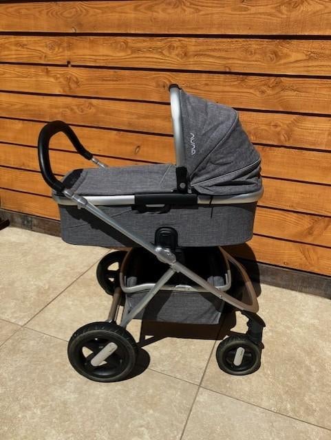 Nuna Ivvi Savi complete kinderwagen + reiswieg + accessoires, Kinderen en Baby's, Kinderwagens en Combinaties, Gebruikt, Verstelbare duwstang