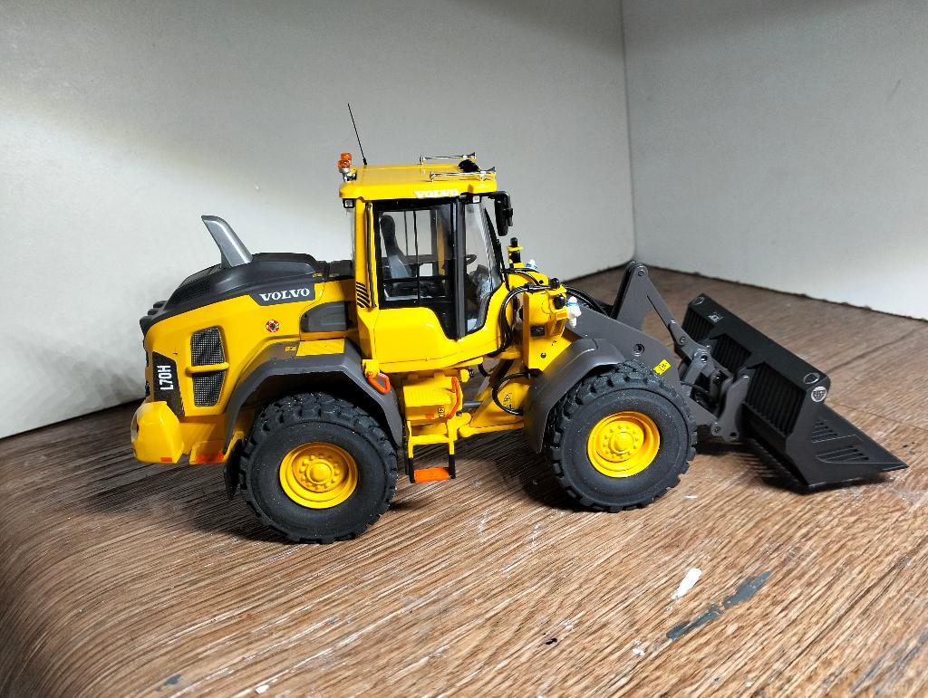 Te koop AT Collections Volvo L70H + puinriek Verbouwd., Ophalen of Verzenden, Nieuw, Tractor of Landbouw, Overige merken
